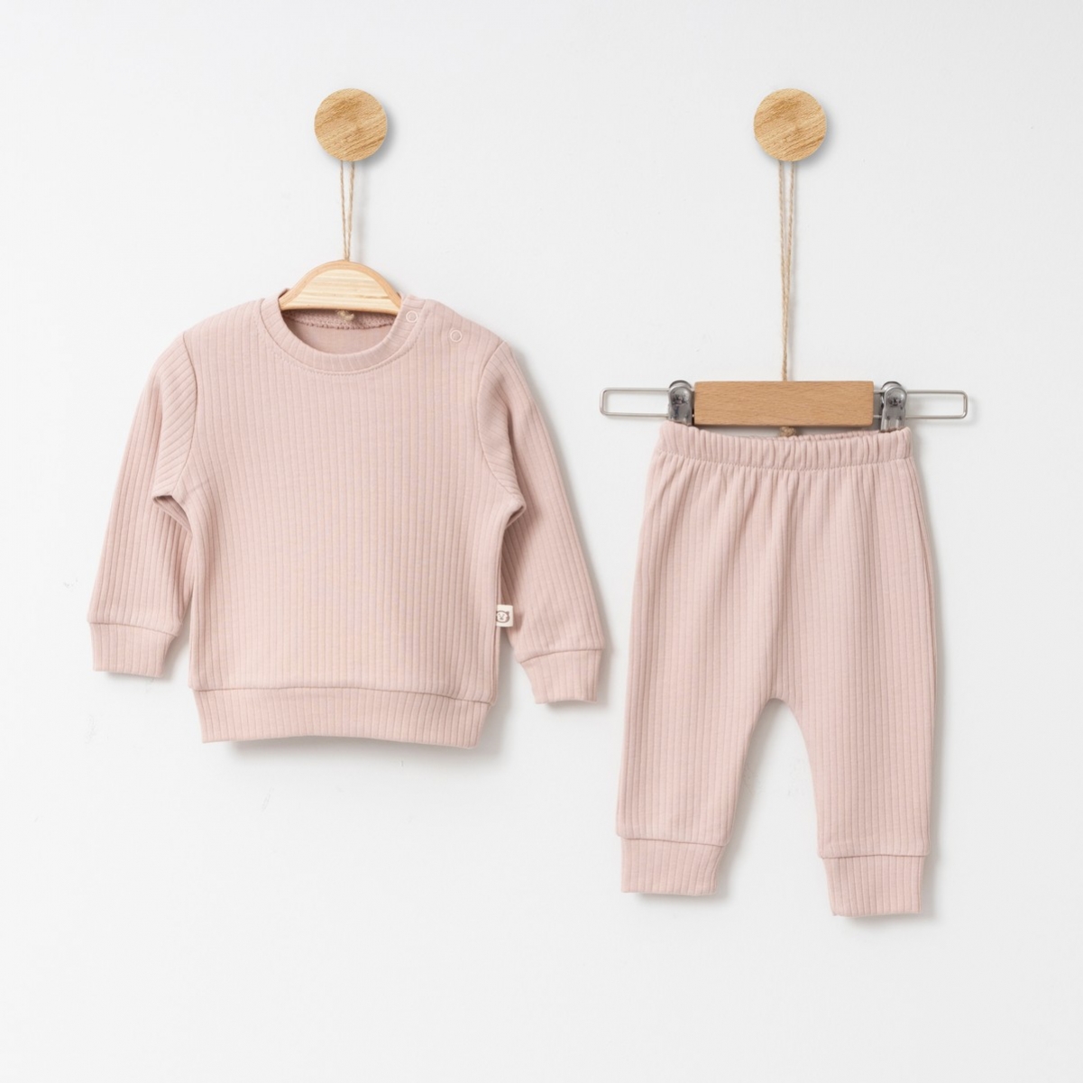 PEMBE
